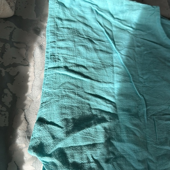 Artists & Revolutionaries Square Top, Turquoise - Picture 5 of 11